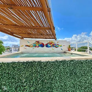 https://playa-nah.quintano-roohotels.com